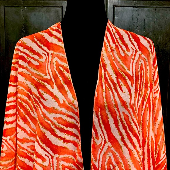 Pink/ orange zebra pattern design poncho/ wrap/ cover up - 1 Size - Picture 4 of 10